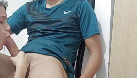 my stepbrother wants a gift and I give him a delicious blowjob