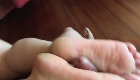 RED TOES REVERSE FOOTJOB - FULL HD