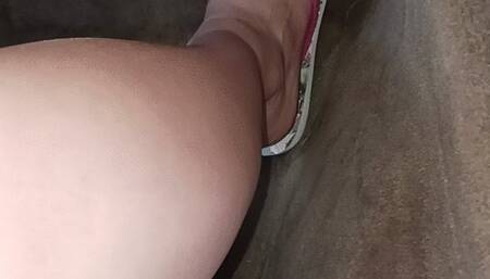 Flip flop pedal pushing in the Benz