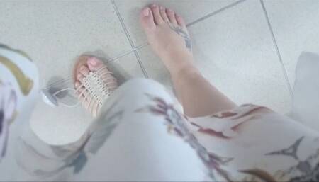 Hot sexy feet in summer