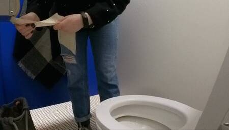 Farty toilet in the mall while christmas shopping