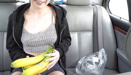 TEEN stuffs WET& TIGHT pussy with BANANE!!!! -LinaLynn