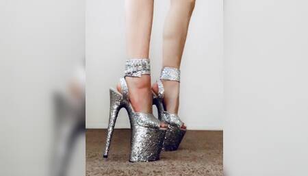 Pretty heels, pretty feet ????
