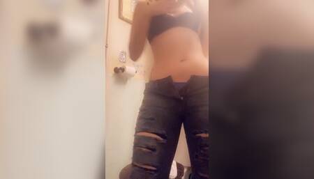 Getting ready to shower twerking/dancing