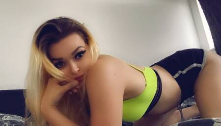 HollieDee