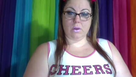 Pantyless Cheer Slut gets off with hitachi