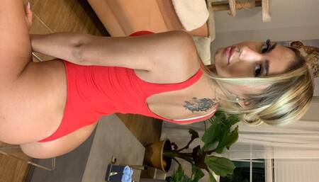 Make my pussy wet ???????? for me Baby while I'm sitting in this chair ????????