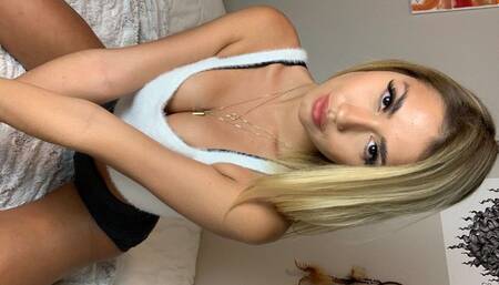 Rub my pussy and make me wet ????????