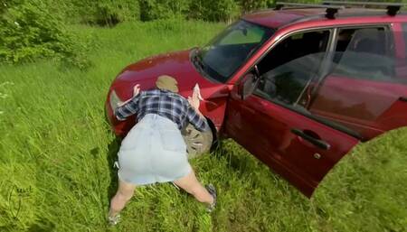 Car wash went to blowjob and foot humping