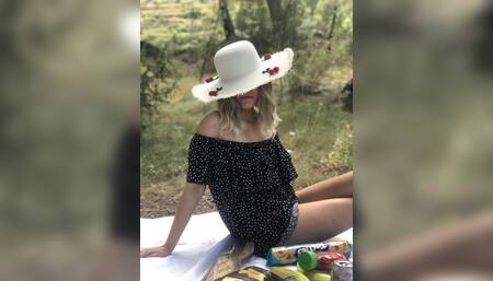 Having fun during picnic. Cumshow after fingers!!