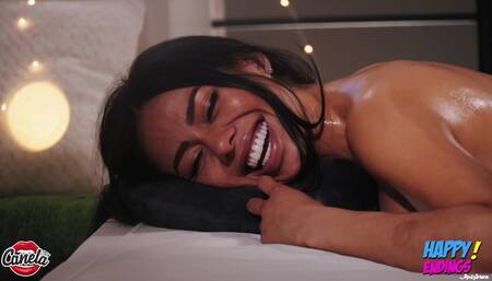 Canela Skin fucks with her masseur