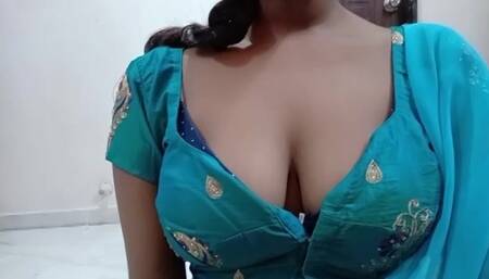 didi krisha seducing little bro by showing boobs and curvy body in saree