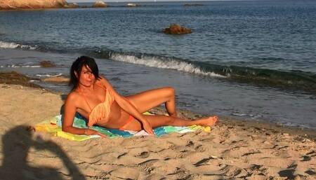 Perverted wank nerd fucks my cunt on the hotel beach