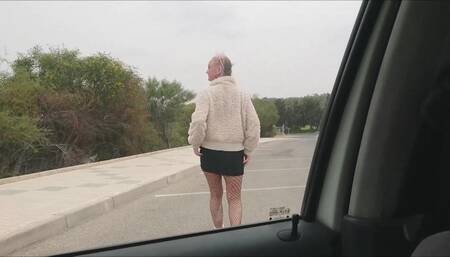 Fingerfuck Friday in the passenger seat of your car : half price subscriptions!