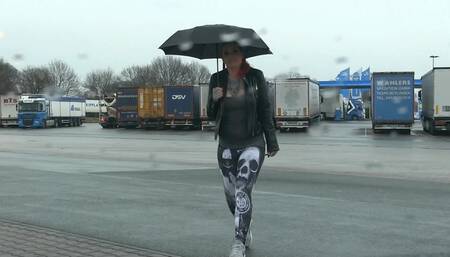 Blowjob at the gas station // Blowjob an der Tankstelle