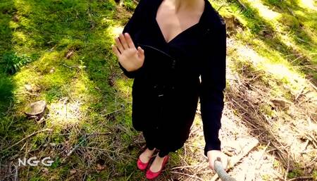 ???? Stripping on a Forest Stroll