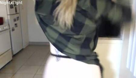 Twerking and Dancing in Fishnets