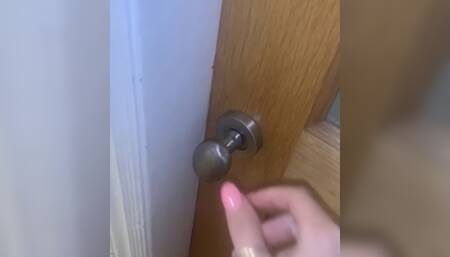 SUCKING MY PLUMBERS COCK WHILST MY BOYFRIEND IS AWAY????????????????