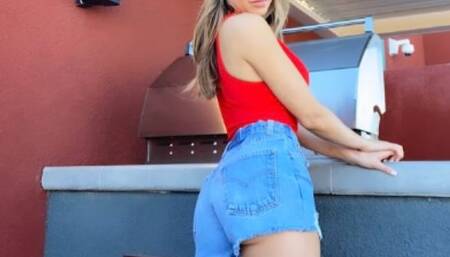 i would love to wiggle my booty cheeks against your cock baby!