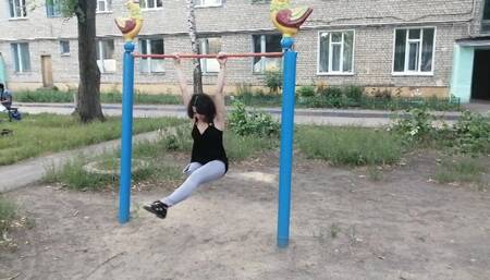 Amputee on the horizontal bar