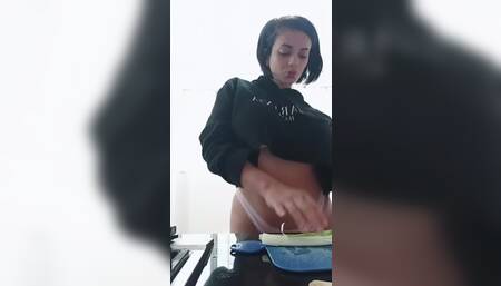 Cocinando muy hot ????????