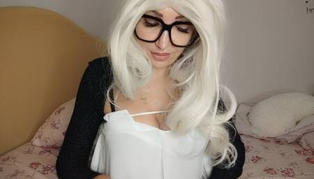 I prefer the gynecological examination with video call