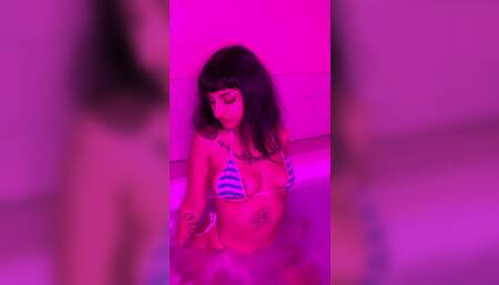 Jacuzzi fun ????