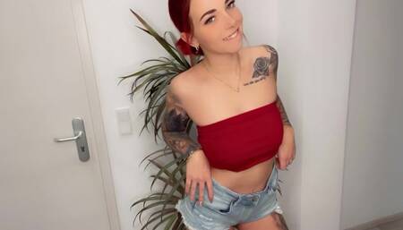 Sexy Jeans Arsch und Nippel Piercing!