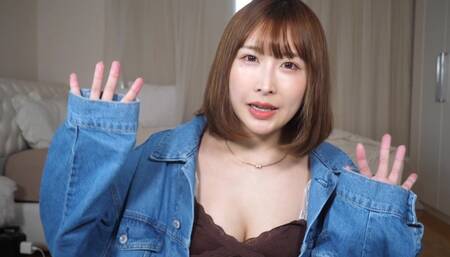 Is it transparent if I change my clothes with a white T no bra?