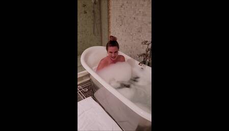 Sexy MILF Nikki Bubblebath Masturbation