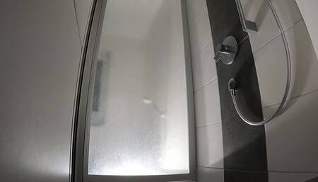Spy Cam in the shower! ???????? ????