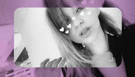 Enjoying relaxing bath with magic wand before bed - Mimi Boom