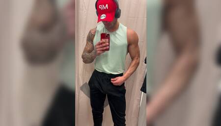 Nice & Slow stripping at the Bershka ????