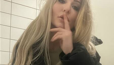 Secretly playing with my pussy in the public toilet ????????