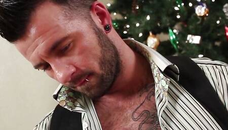 Maskurbate - Tatted Hunk Deboxer Decides He Needs A Jerk Before X-Mas Party