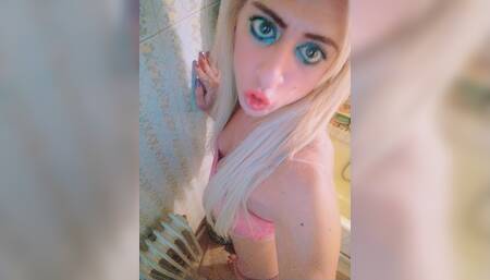 Ride hard a dildo and my dick cums