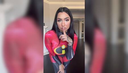 INCREDIBLES SIS COSPLAY ???? Let me teach you how to please a woman