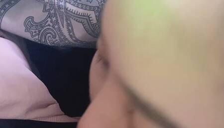 这样吸舔真的受不了，射入嘴巴