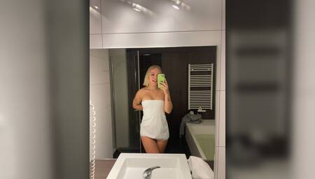 I know you want to take a shower with me baby..???? come join me I'm completely naked????????