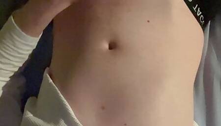 Twink playing in his bed (+cumshot)