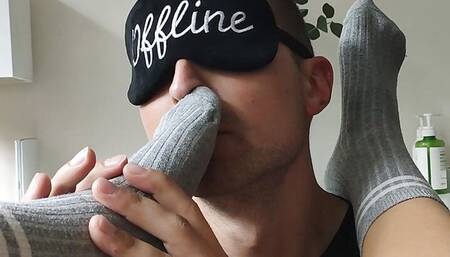 I Smell My Girlfriends Feet In Socks