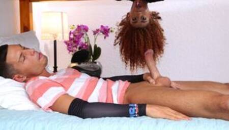 Flexible ebony hottie Kendall Woods rides a pretty massive dick