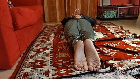 Tickled on the carpet - Solleticato sul tappeto