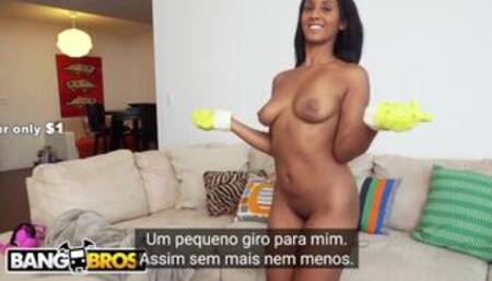 Empregada Doméstica com bunda grande, Arianna Knight, trabalhando duro para me agradar