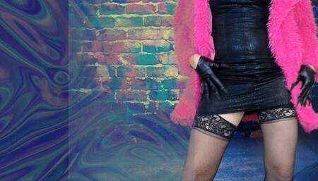 Memerized Mind Melt Slut on the Stroll