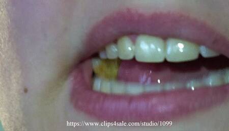 Eating and chewing fries