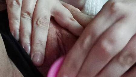 pushing that big dildo in my tight pussy