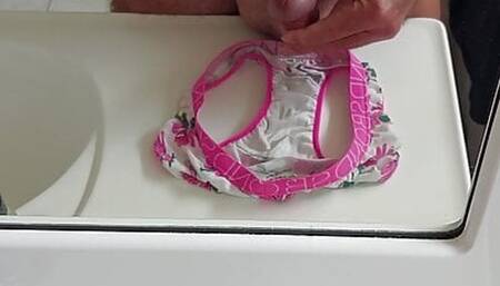 Cumming in neighbours dirty panties
