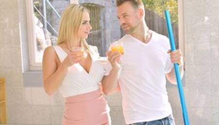 Great-looking blonde hottie Nathaly Cherie is enjoying anal sex