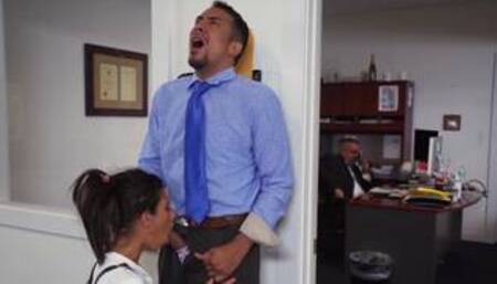 DON'T FUCK MY DAUGHTER - Teen Victoria Valencia Visits Daddy At Work, Takes Dick From His Employee
